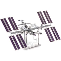 Metal Earth ICONX: International Space Station - image 3 thumbnail