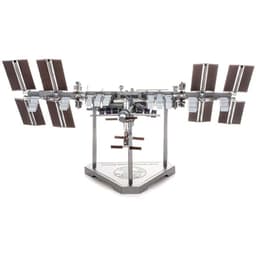 Metal Earth ICONX: International Space Station - image 2 thumbnail